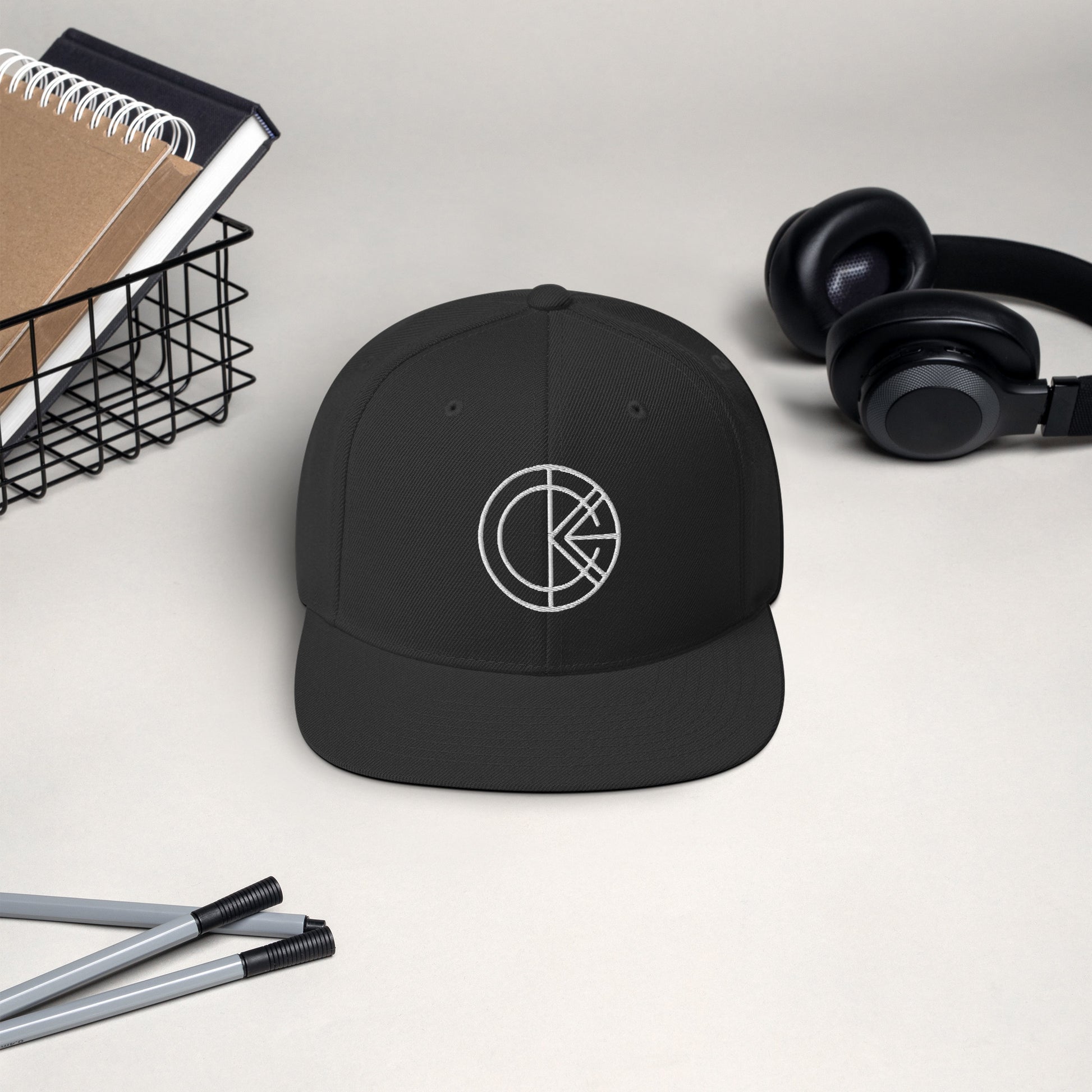 OKENNADA "Urban Style" Classic Snapback  Black  