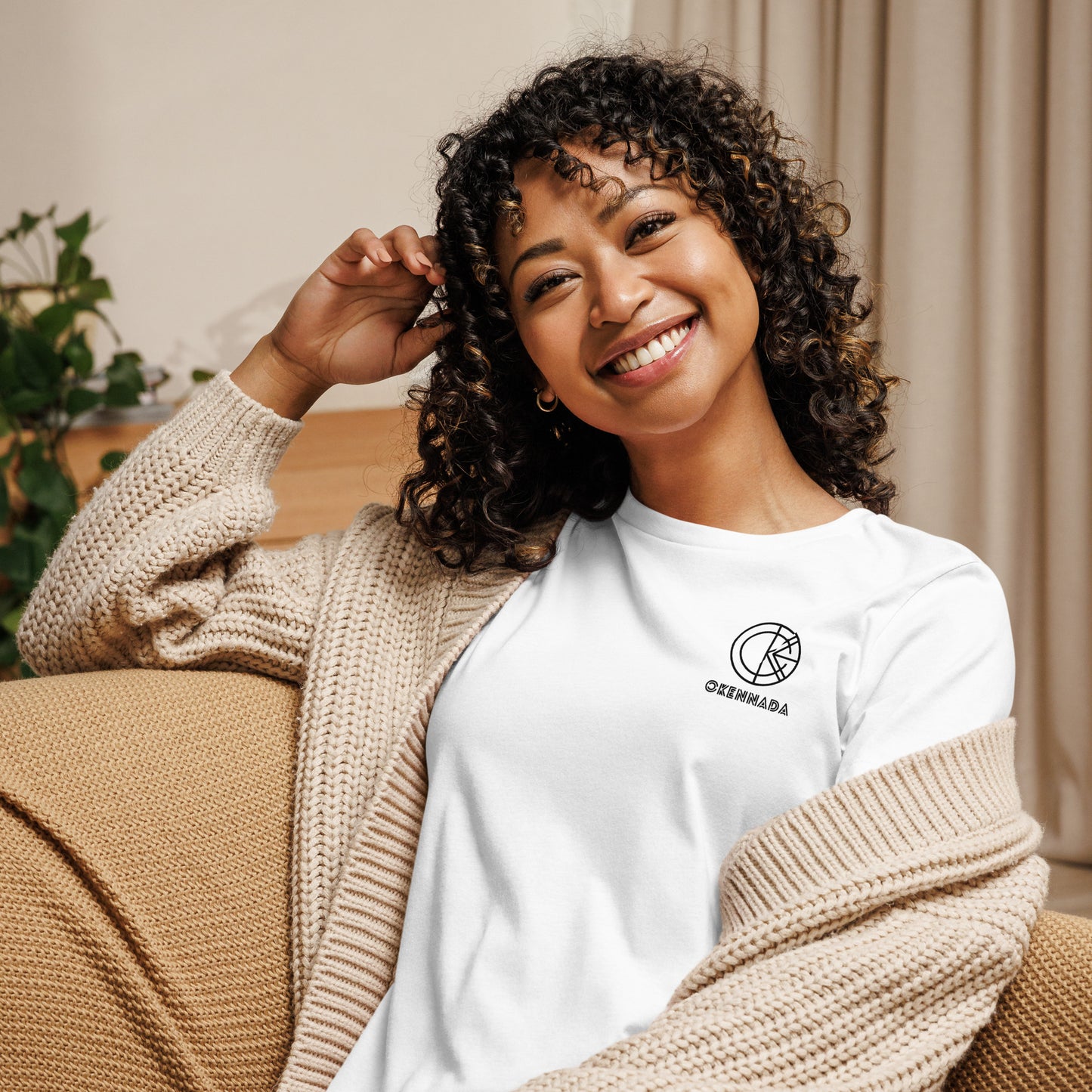 OKENNADA "Effortless Everyday" Women's Relaxed Tee  White S 
